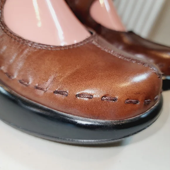 DANSKO MADORI Brown Vegan Leather Slide On Elastic Strap Clogs Sz 7.5/8 - Picture 5 of 12